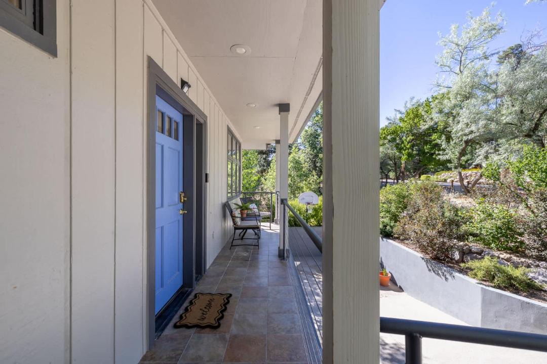 Photo of Patio Balcony in Shadow Mountain