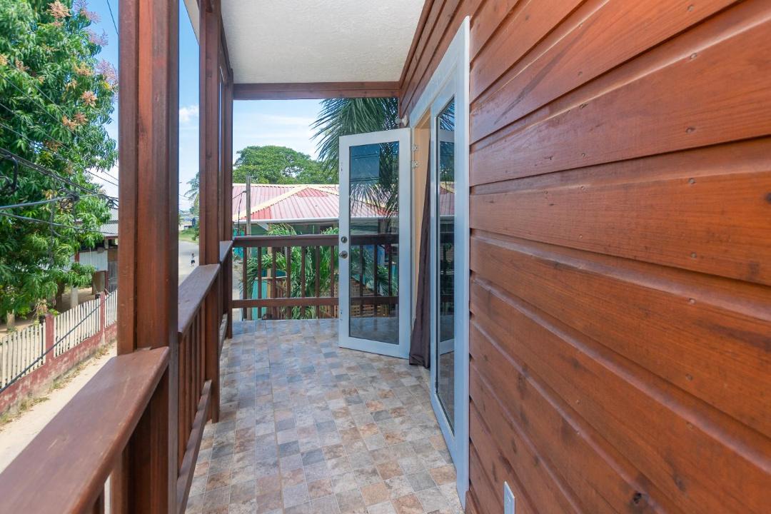 Photo of Patio Balcony in Antoneys Cay