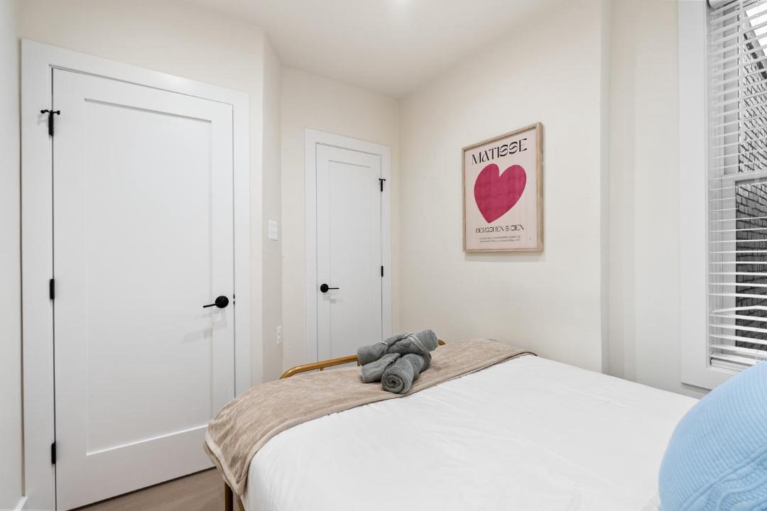 Photo of Bedroom in Columbia Heights