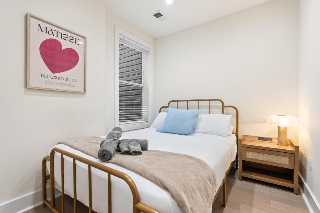 Photo of Bedroom in Columbia Heights