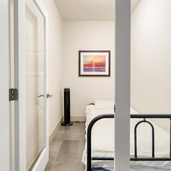 Photo of Bedroom in Harrison Hot Springs