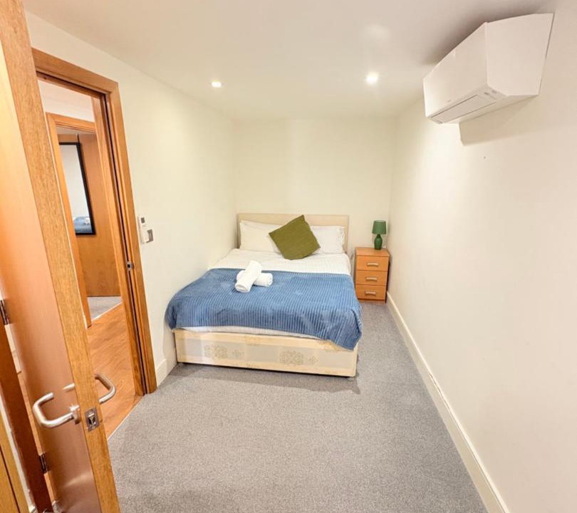 Photo of Bedroom in Lancaster Gate