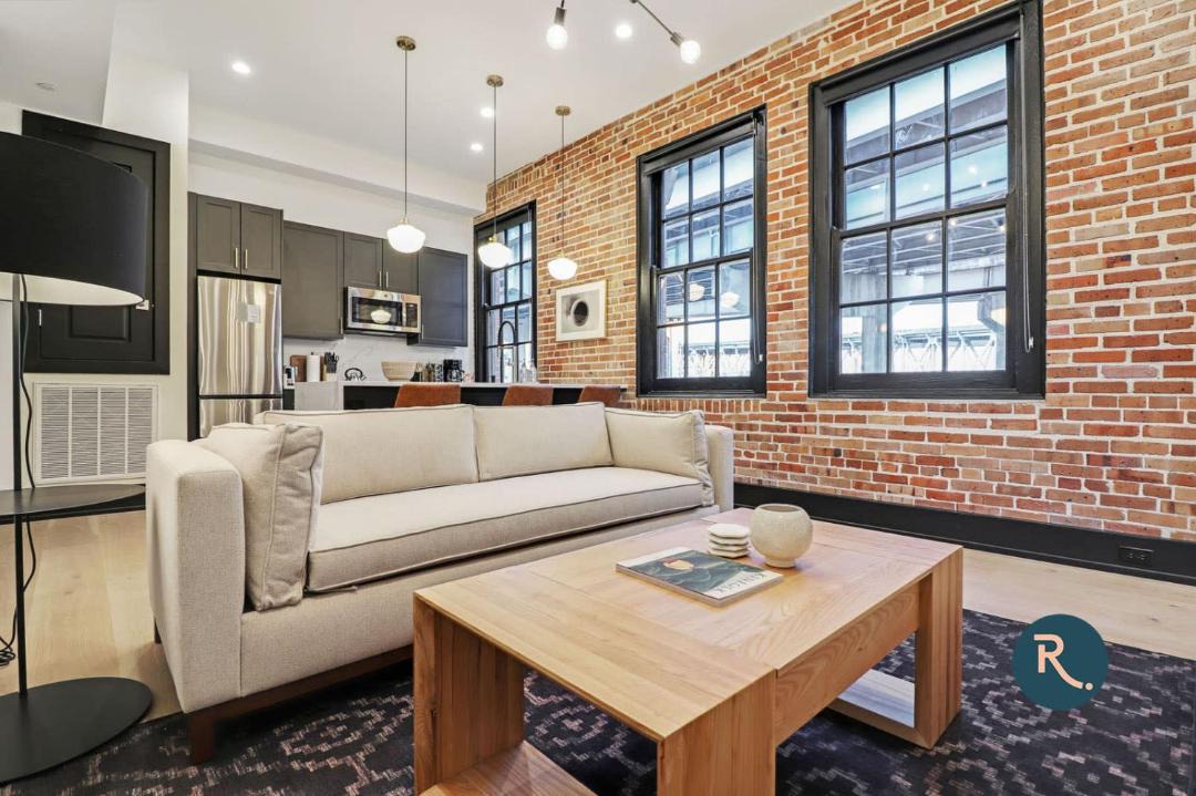 Photo of Livingroom in Arts/Warehouse District