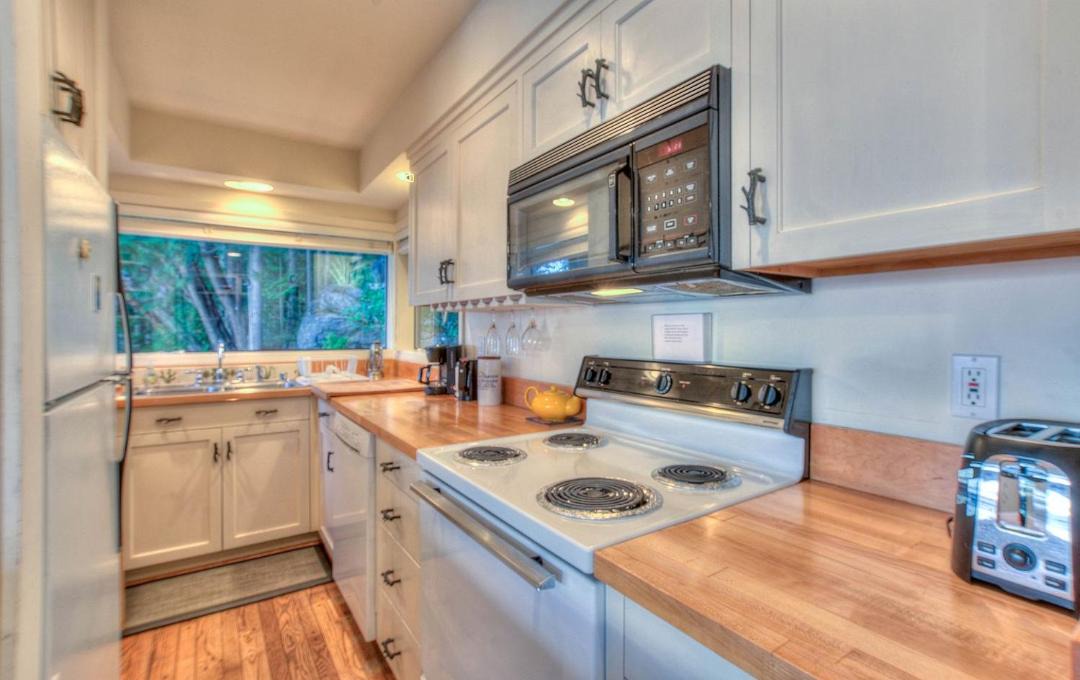 Photo of Kitchen in Deer Harbor
