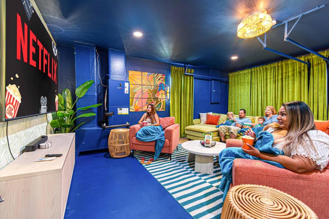 Photo of Livingroom in Town N County Park