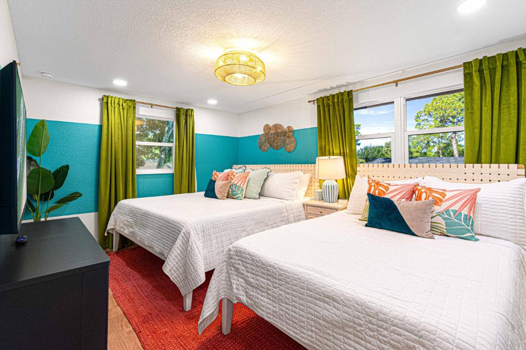 Photo of Bedroom in Town N County Park
