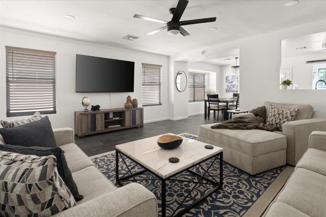 Photo of Livingroom in East Mesa