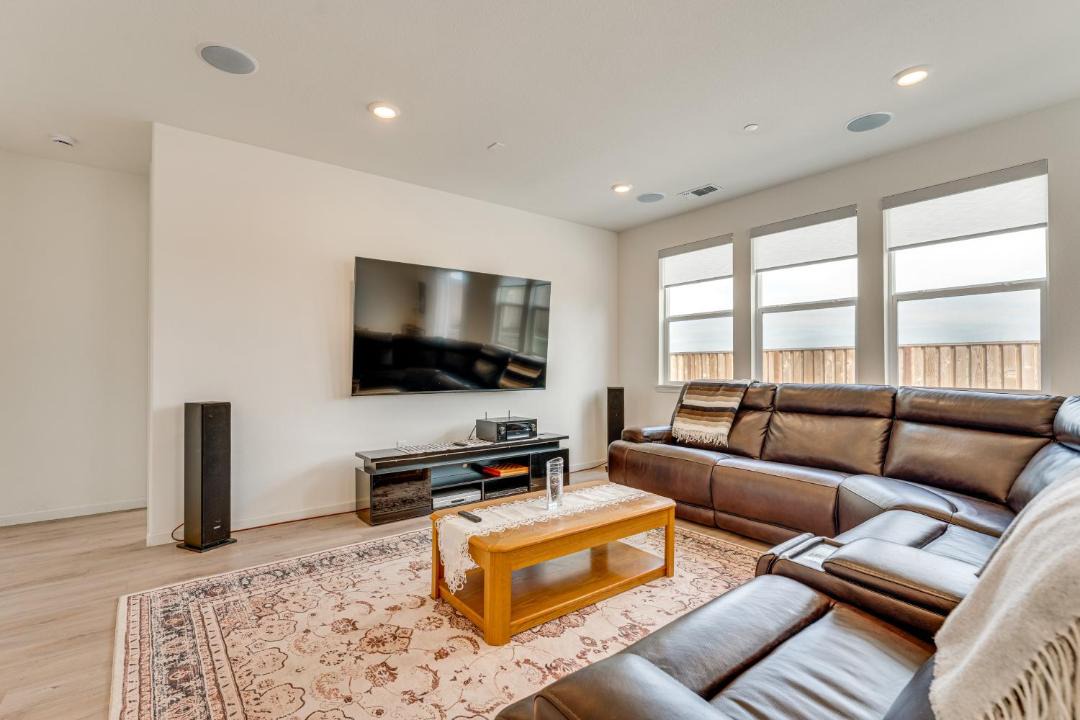 Photo of Livingroom in Hollister