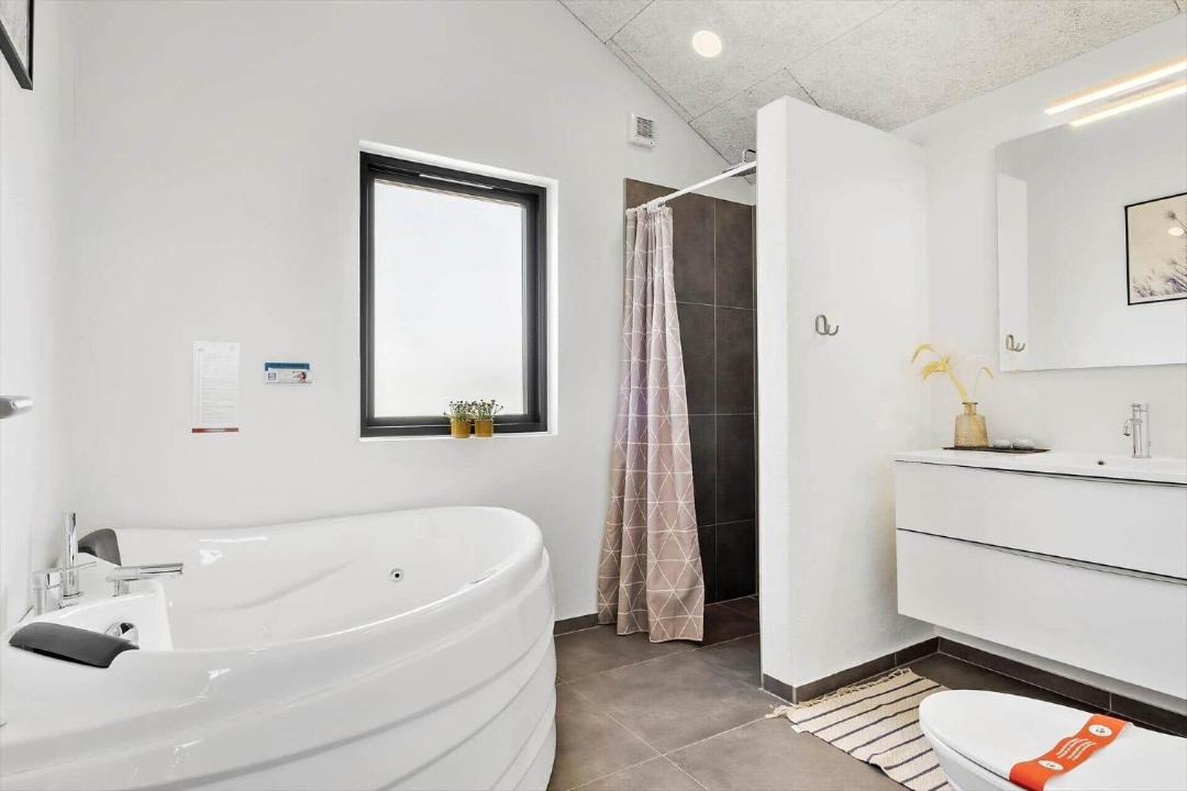 Photo of Bathroom in Tranum