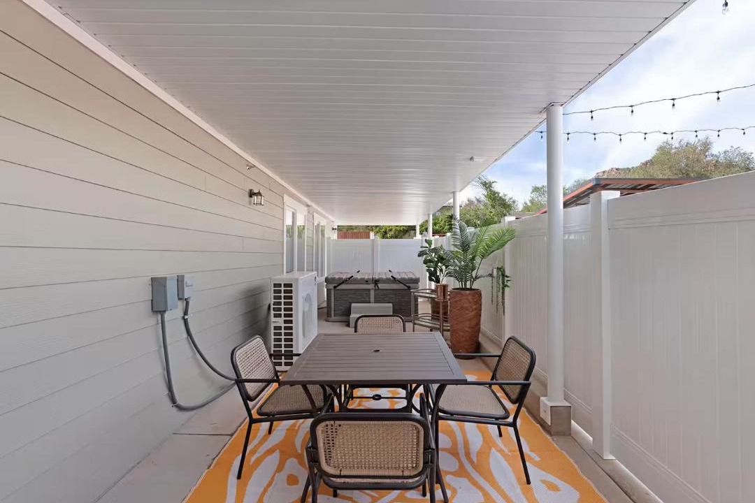 Photo of Patio Balcony in Hildale