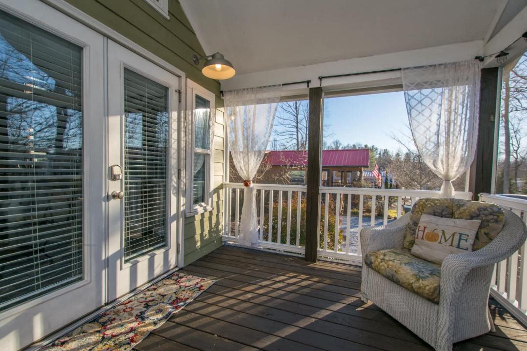 Photo of Patio Balcony in Upward