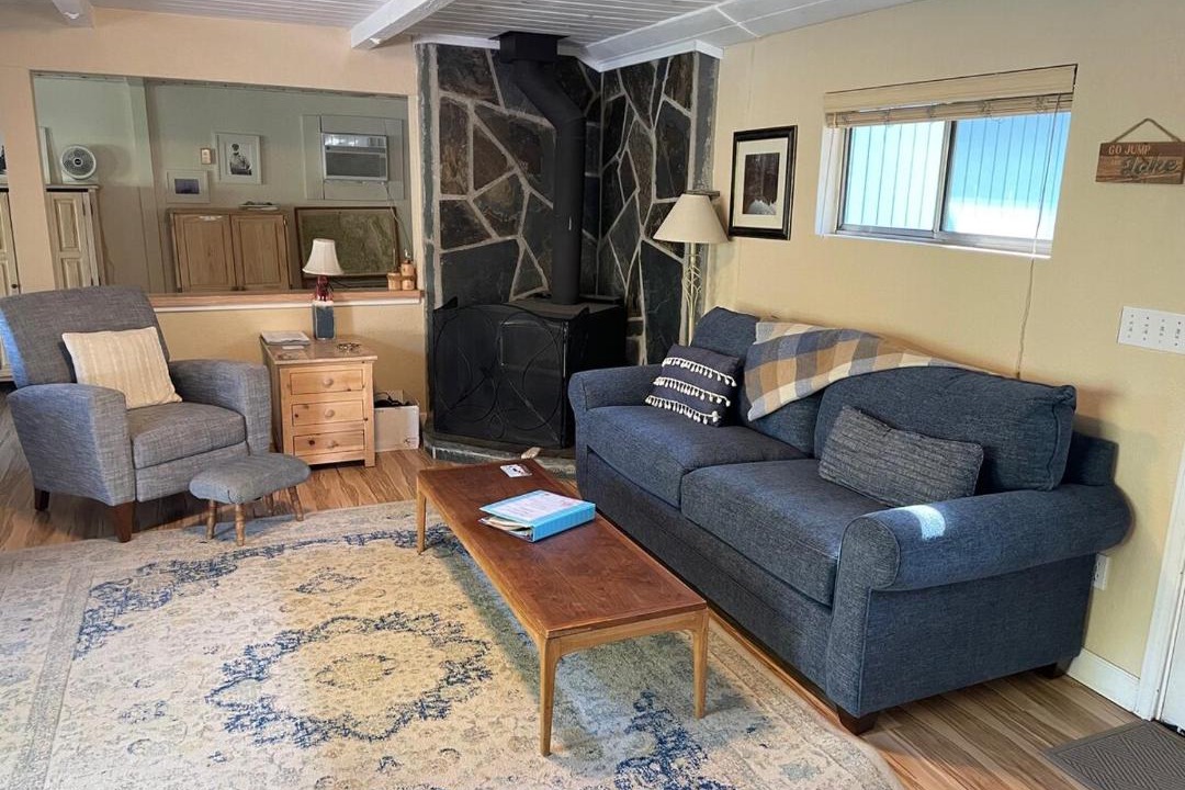 Photo of Livingroom in Bass Lake