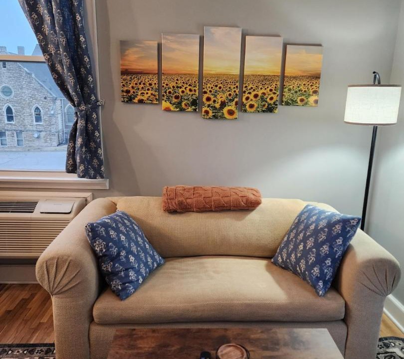 Photo of Livingroom in Downtown