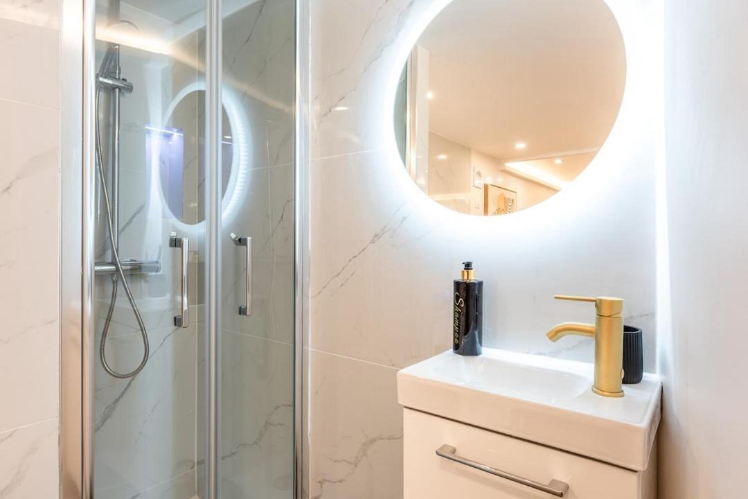Photo of Bathroom in Pere Lachaise