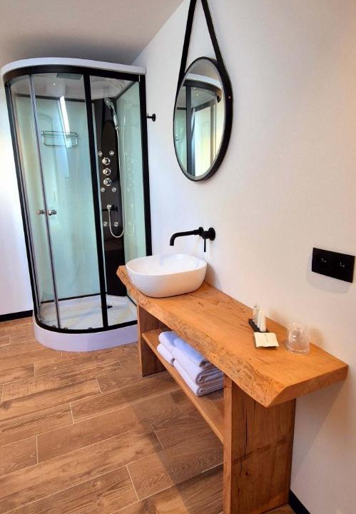 Photo of Bathroom in Parike
