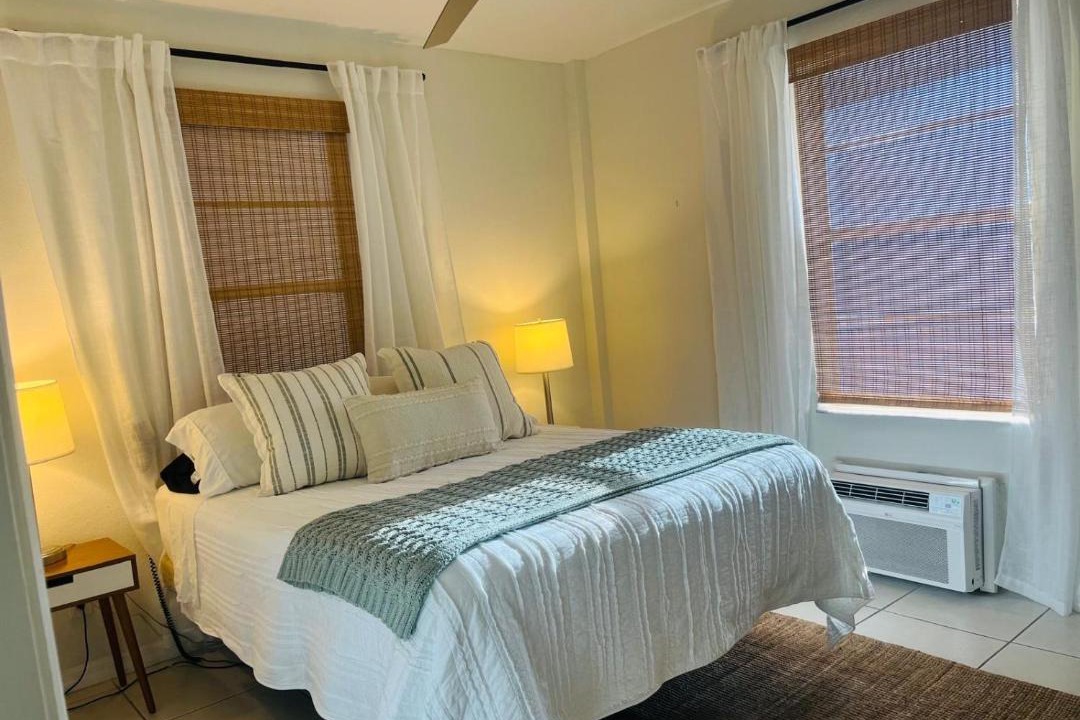 Photo of Bedroom in Mid Beach