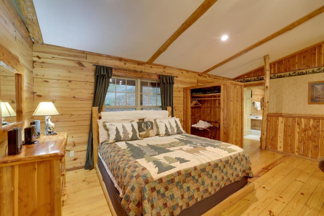 Photo of Bedroom in Sylvan Shores