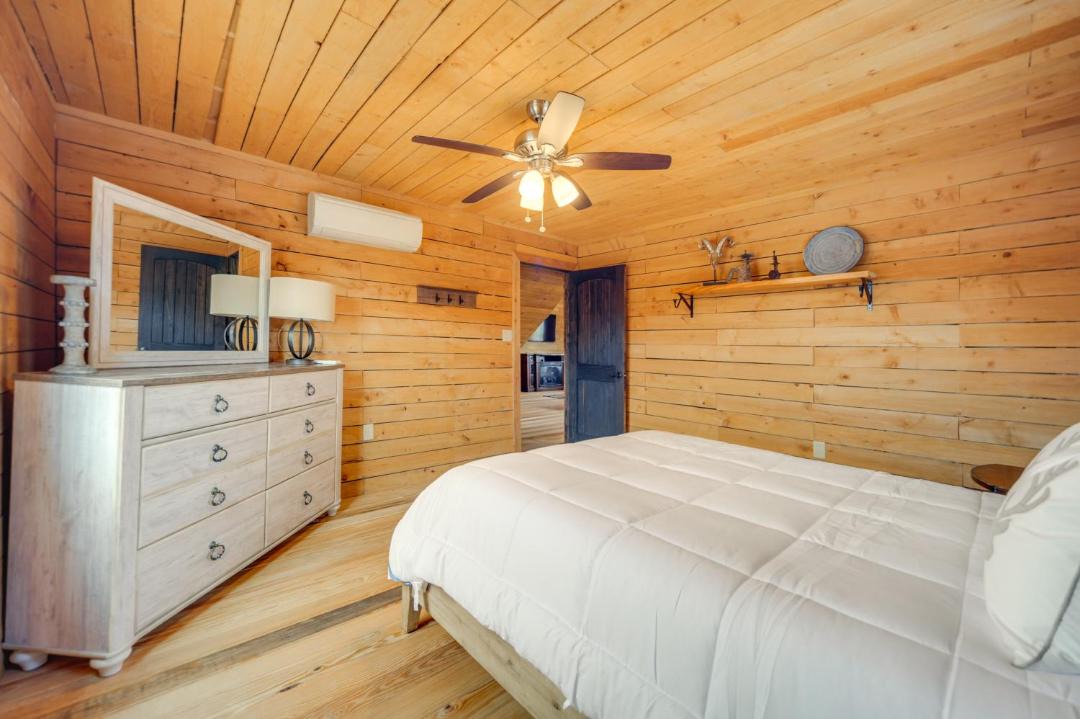 Photo of Bedroom in Leakey