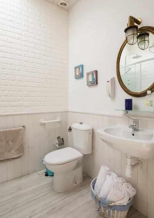 Photo of Bathroom in Cee
