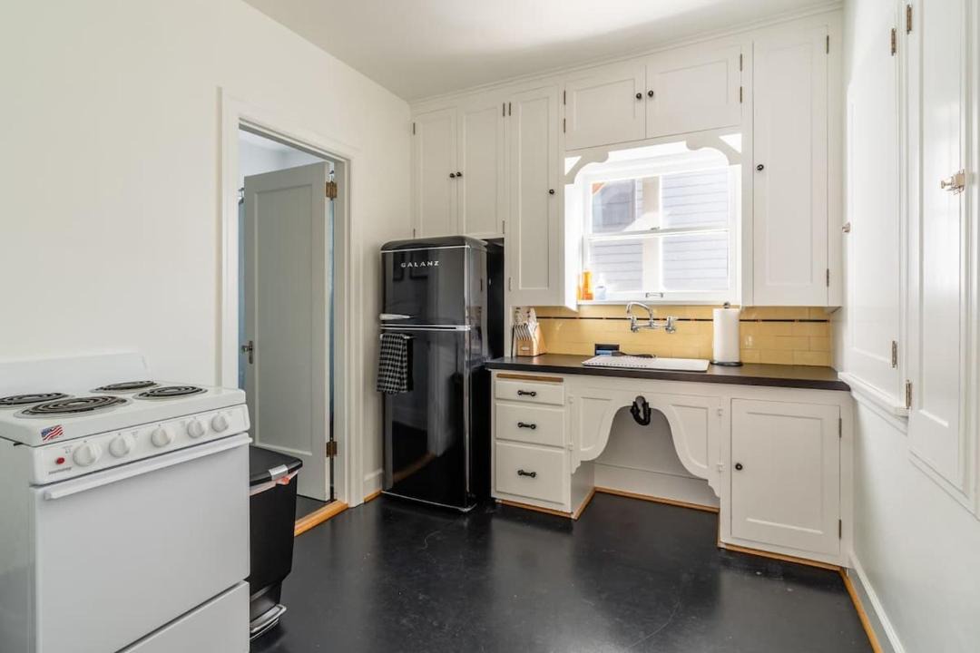 Photo of Kitchen in Hosford-Abernethy