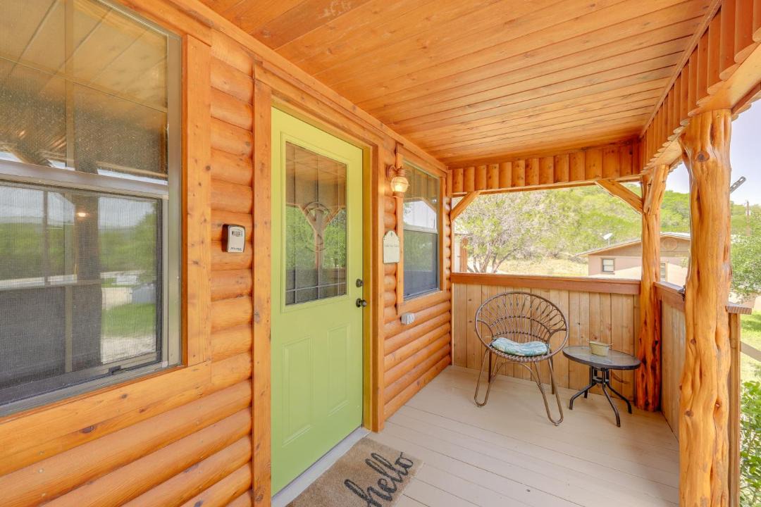 Photo of Patio Balcony in Concan