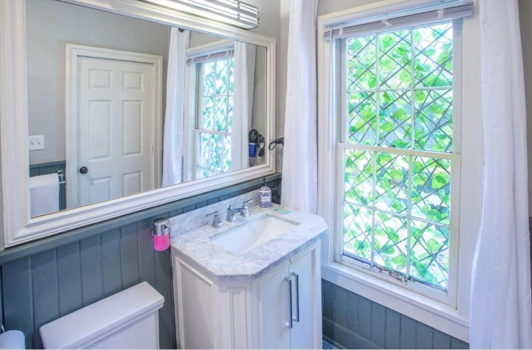 Photo of Bathroom in Beach Institute
