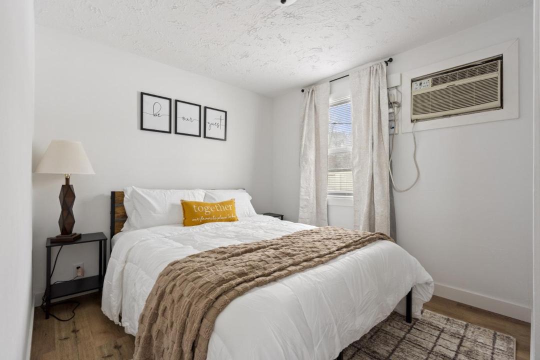 Photo of Bedroom in Walker