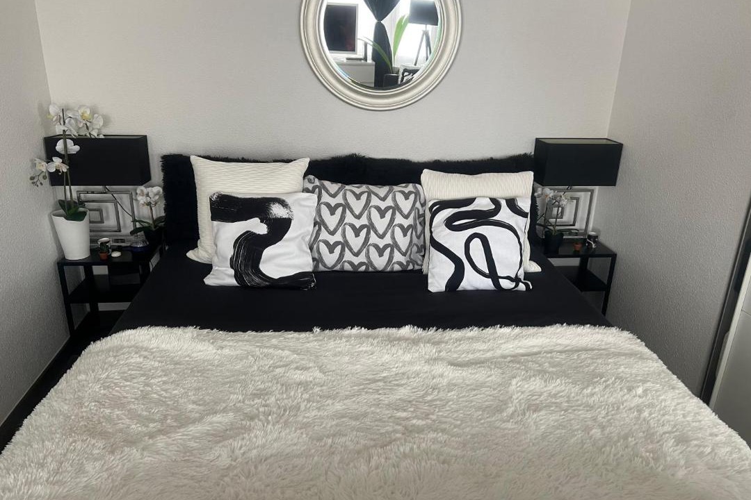Photo of Bedroom in Hard