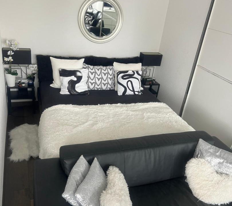 Photo of Bedroom in Hard