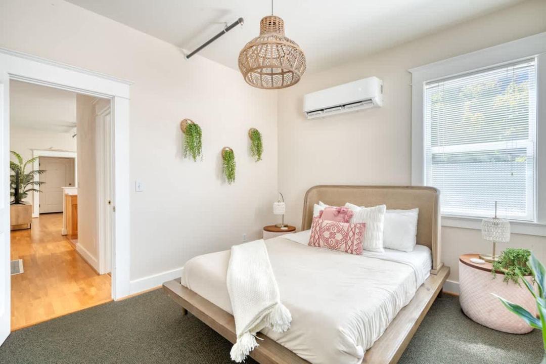 Photo of Bedroom in Mississippi District