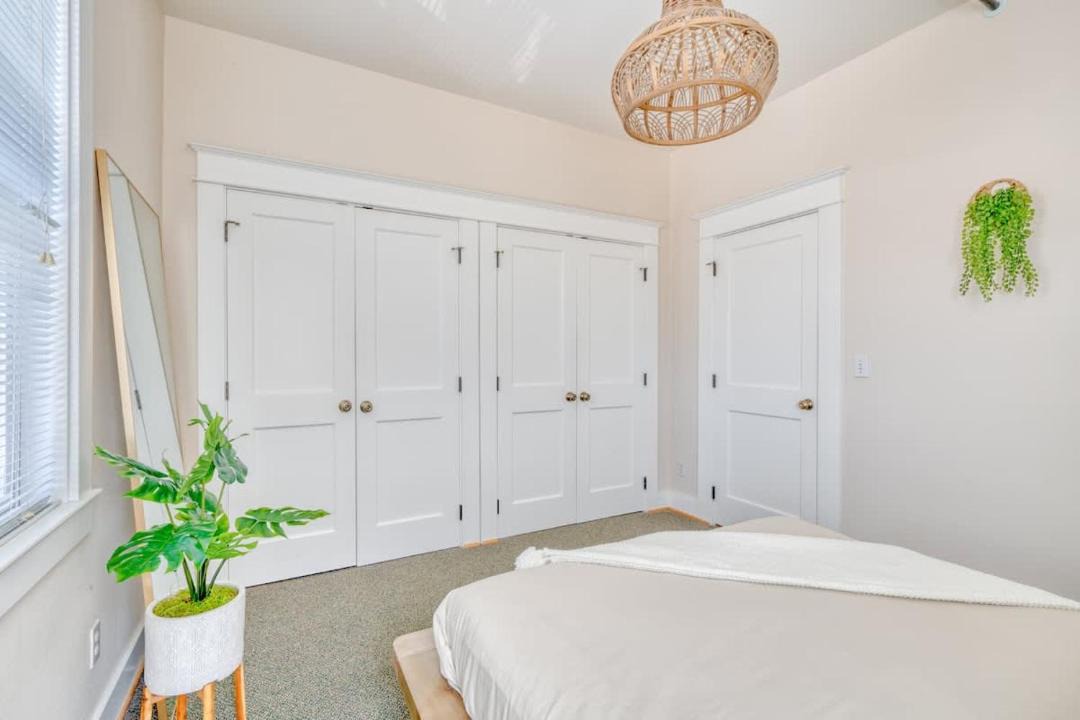 Photo of Bedroom in Mississippi District