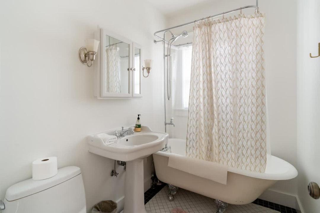 Photo of Bathroom in Mississippi District