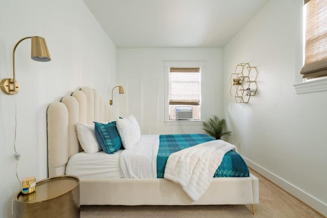 Photo of Bedroom in Mississippi District
