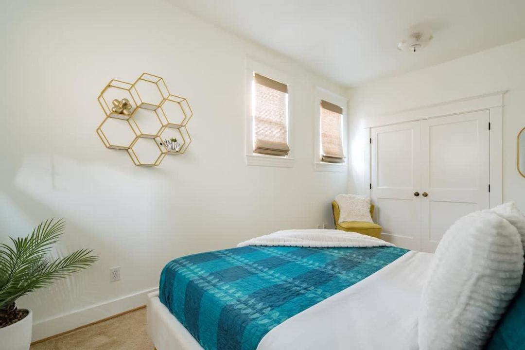 Photo of Bedroom in Mississippi District