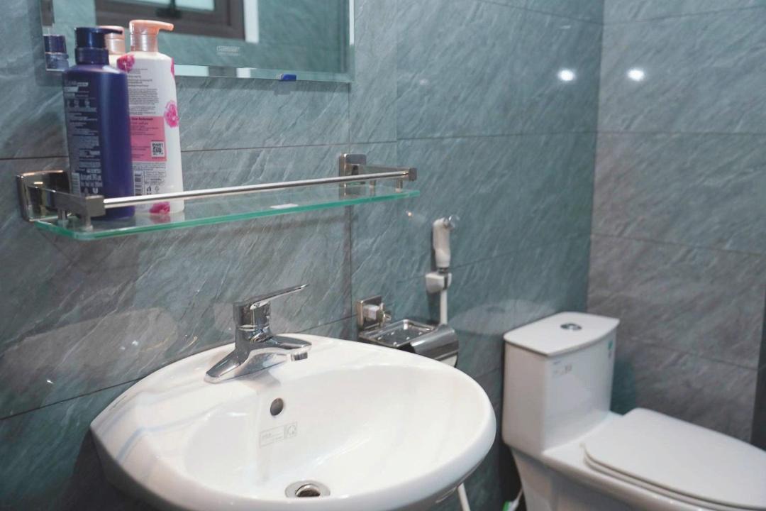 Photo of Bathroom in Trung Hoa Nhan Chinh