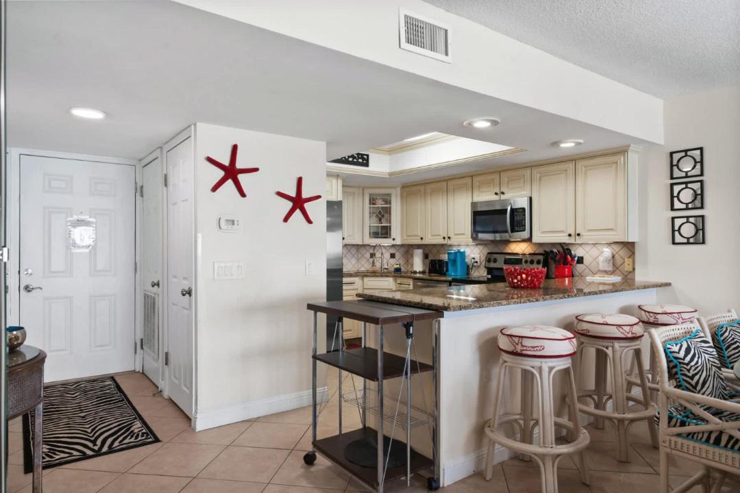 Photo of Kitchen in Arcadian Shores