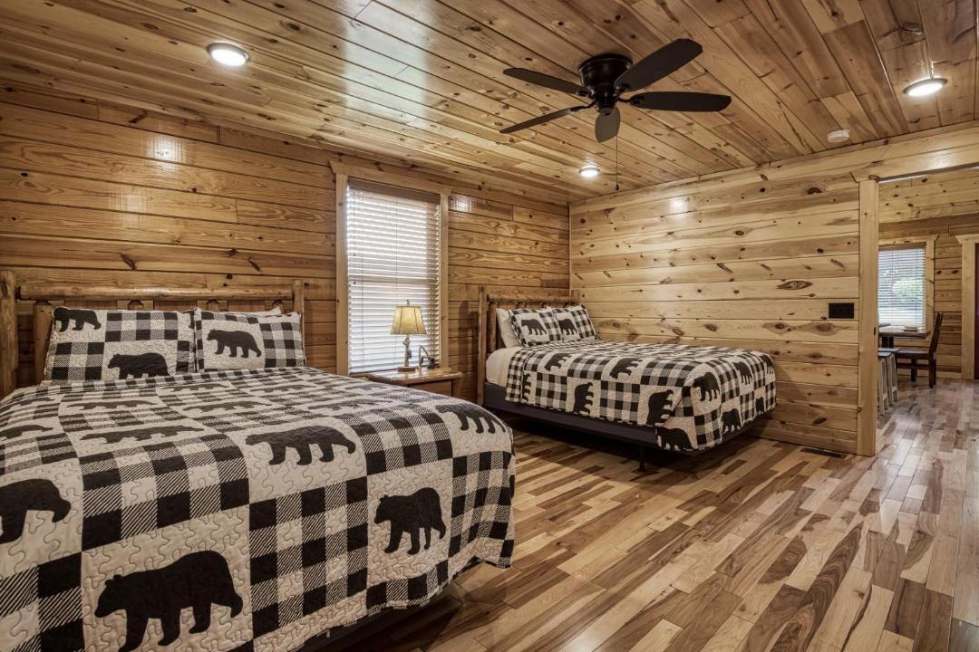 Photo of Bedroom in White Oak Lodge