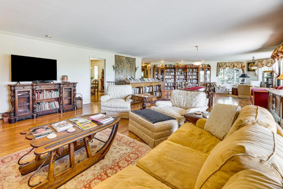 Photo of Livingroom in Broadmoor