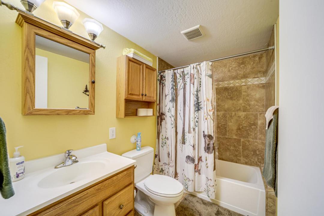 Photo of Bathroom in Strawberry