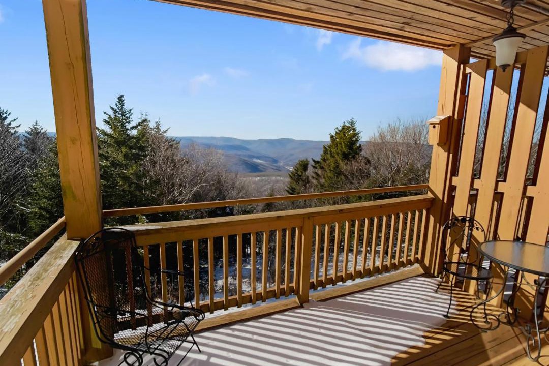 Photo of Patio Balcony in Snowshoe