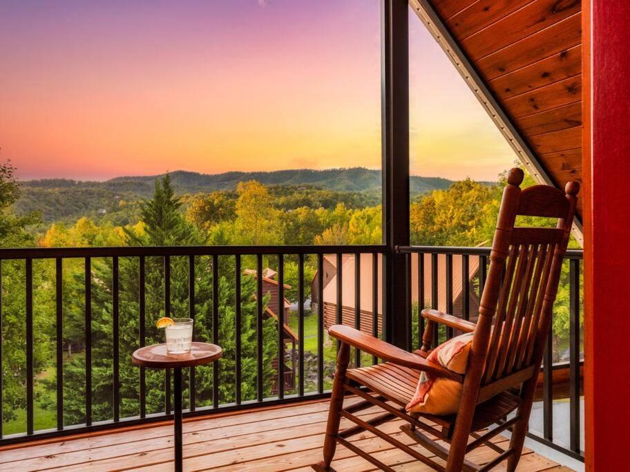 Photo of Patio Balcony in White Oak Lodge