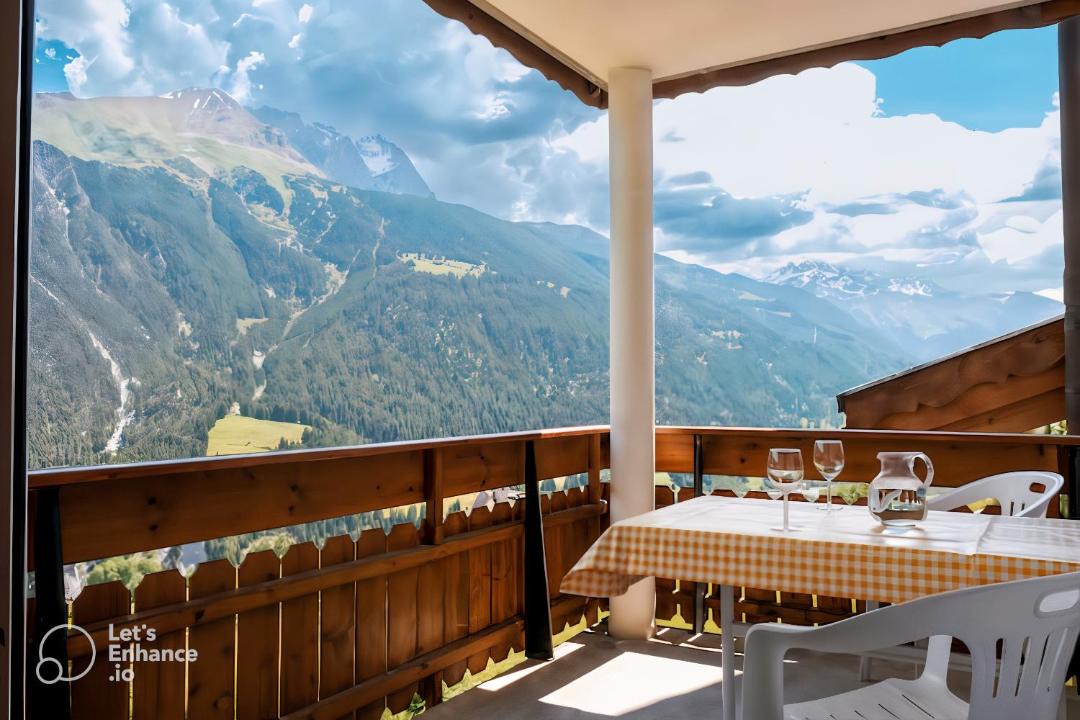 Photo of Patio Balcony in Salouf