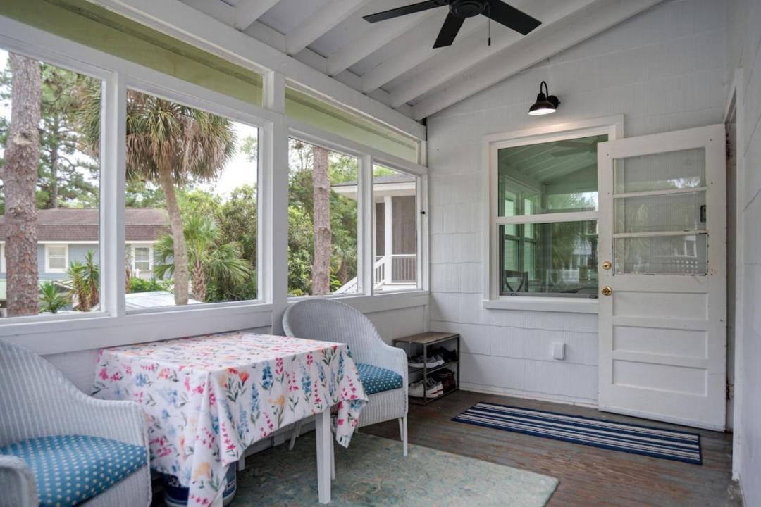Photo of Patio Balcony in Folly Field