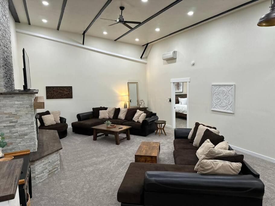 Photo of Livingroom in Lapoint