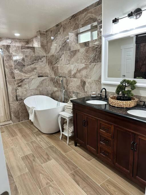 Photo of Bathroom in Lapoint