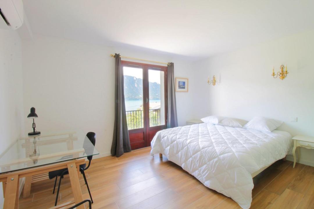 Photo of Bedroom in Viviers-du-Lac