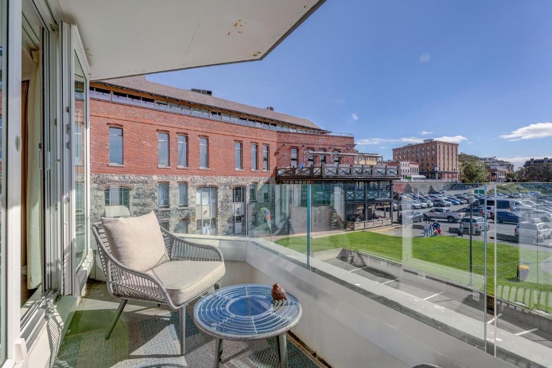 Photo of Patio Balcony in Inner Harbour