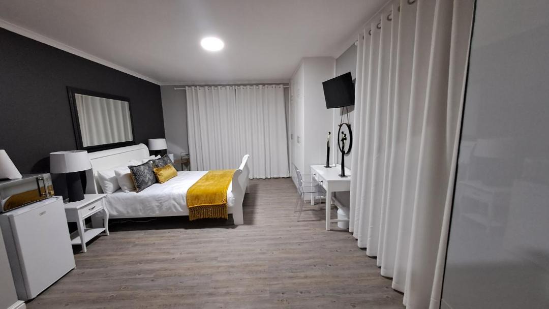 Photo of Bedroom in Oudtshoorn