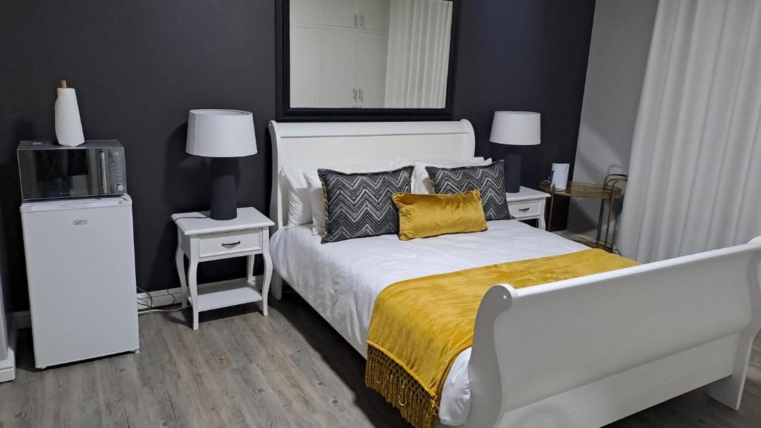 Photo of Bedroom in Oudtshoorn