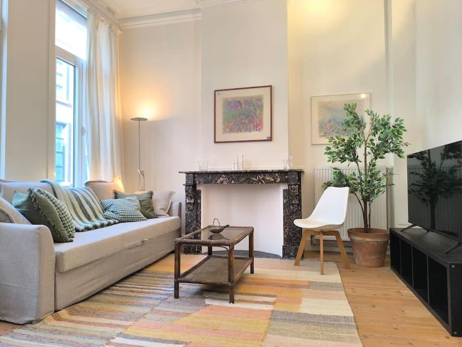 Photo of Livingroom in University District